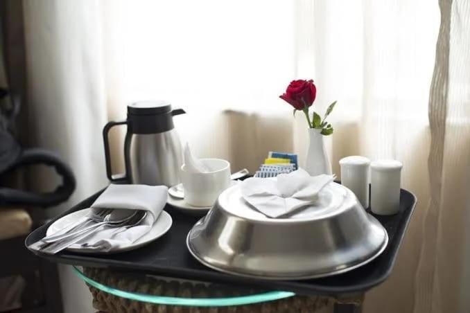 A One Hotels By Ventus Hotels & Resorts- Delhi Airport Yeni Delhi Dış mekan fotoğraf