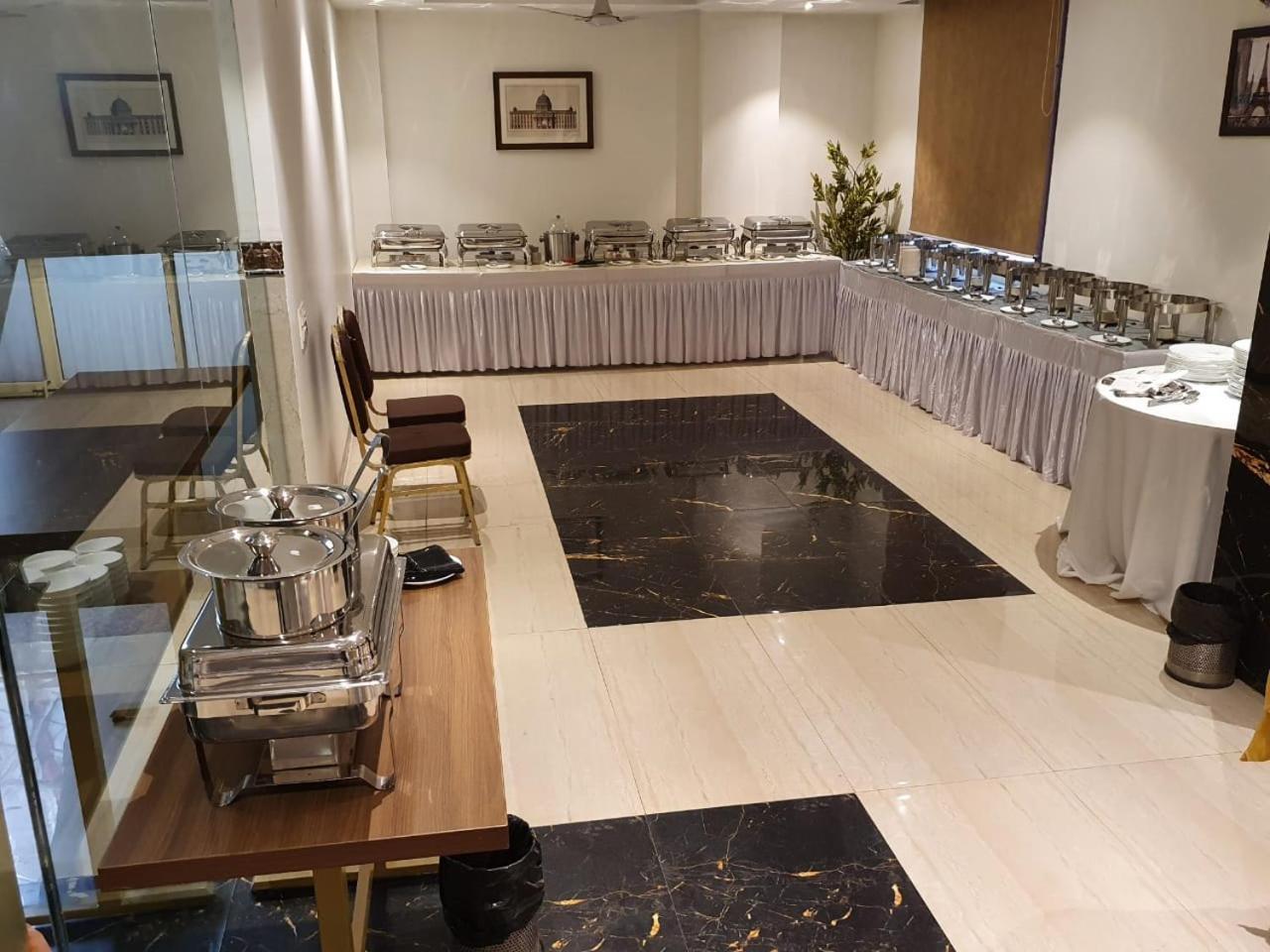 A One Hotels By Ventus Hotels & Resorts- Delhi Airport Yeni Delhi Dış mekan fotoğraf